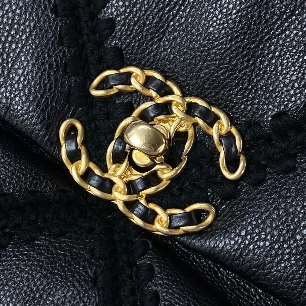 Chanel 19 Shoulder Bag AS1160